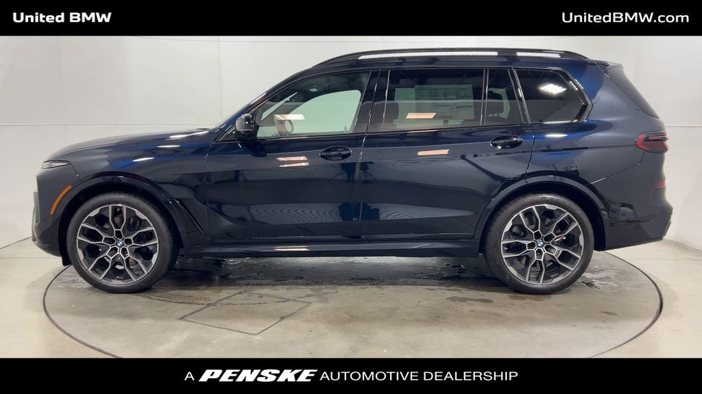 2026 BMW X7 M60i 5