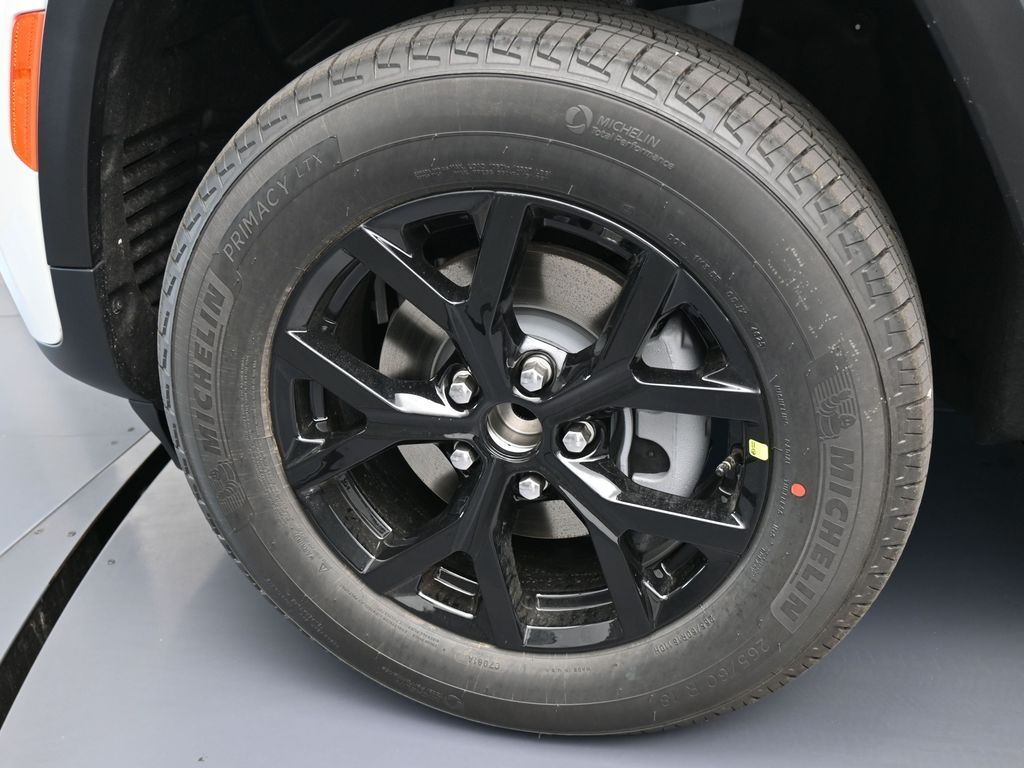 New 2026 Bright White Clearcoat Jeep Laredo image 26