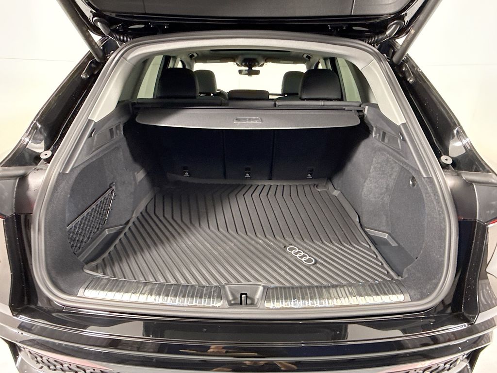 Thumbnail: 2026 Audi Q5 - 30