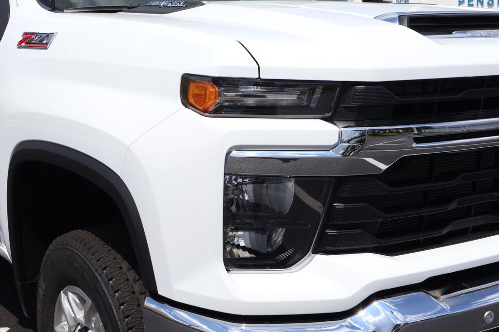 Thumbnail: 2026 Chevrolet Silverado 2500 - 3