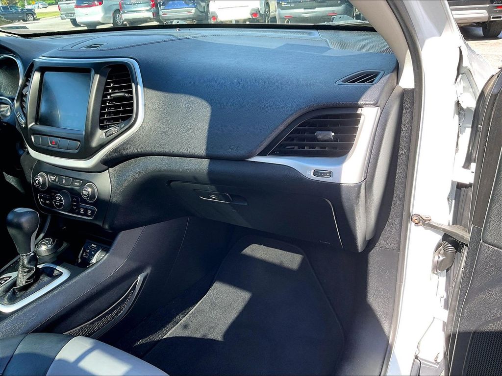 2014 Jeep Cherokee — photo 13