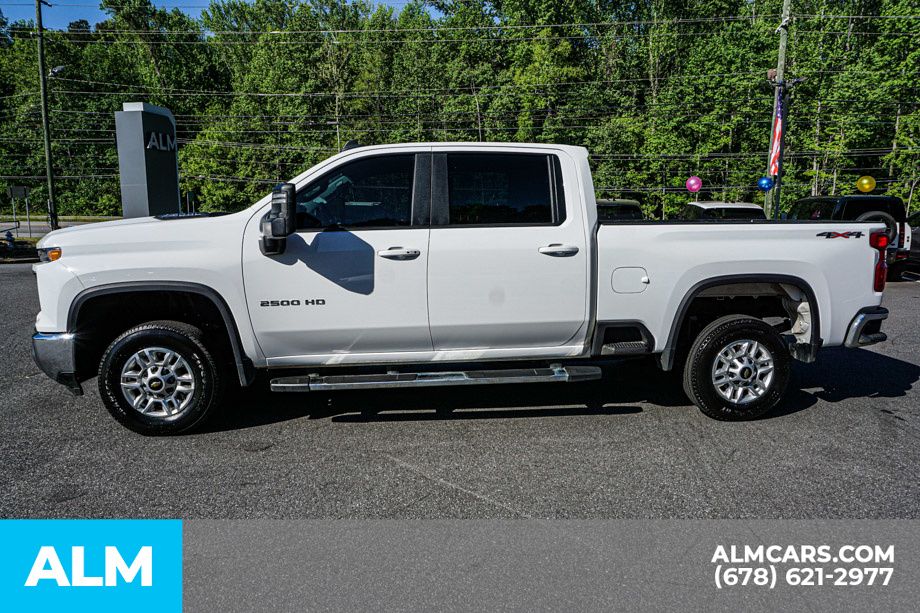 Used 2025 White Chevrolet LT image 6