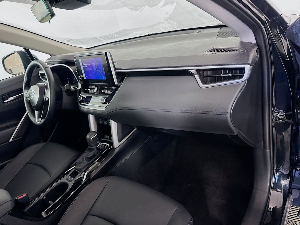 Thumbnail: 2025 Toyota Corolla Cross - 29