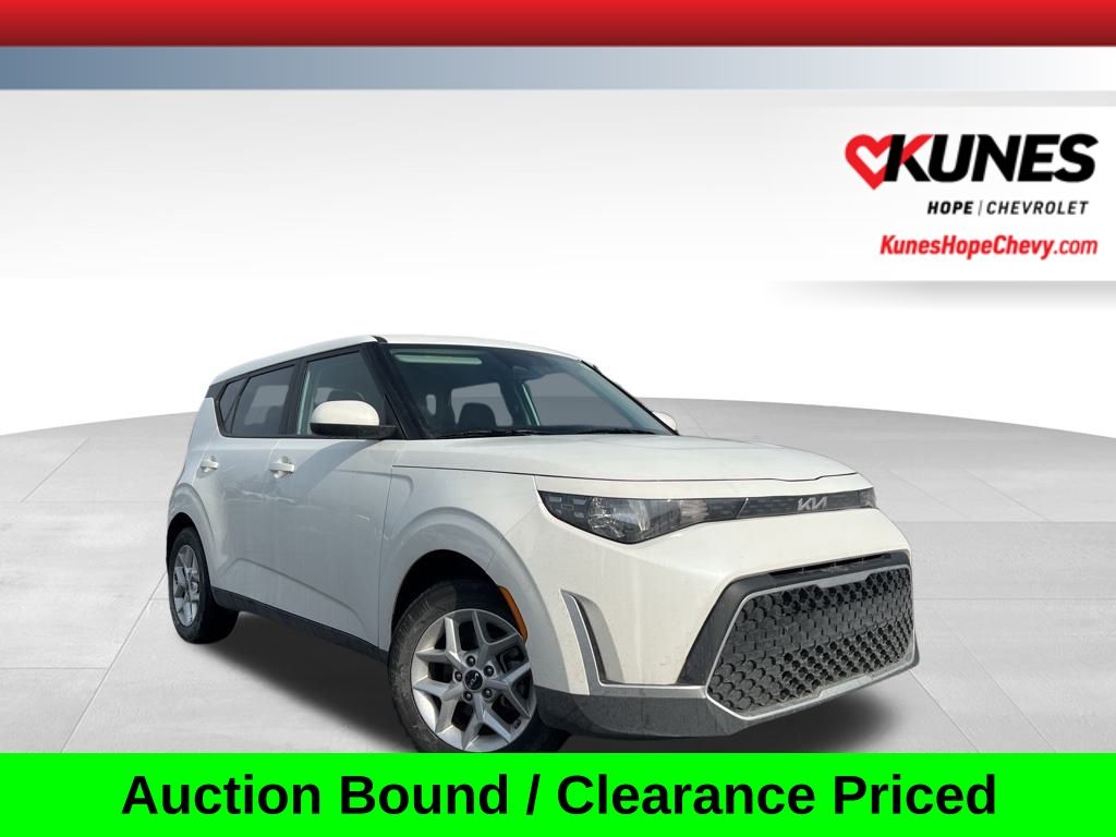 Snow White Pearl 2025 Kia Soul LX FWD SUV / Crossover Front-Wheel Drive Continuously Variable Transmission
