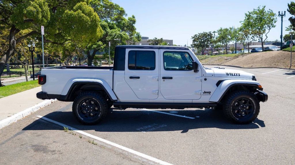 Used 2023 Jeep Gladiator Willys 4D Crew Cab