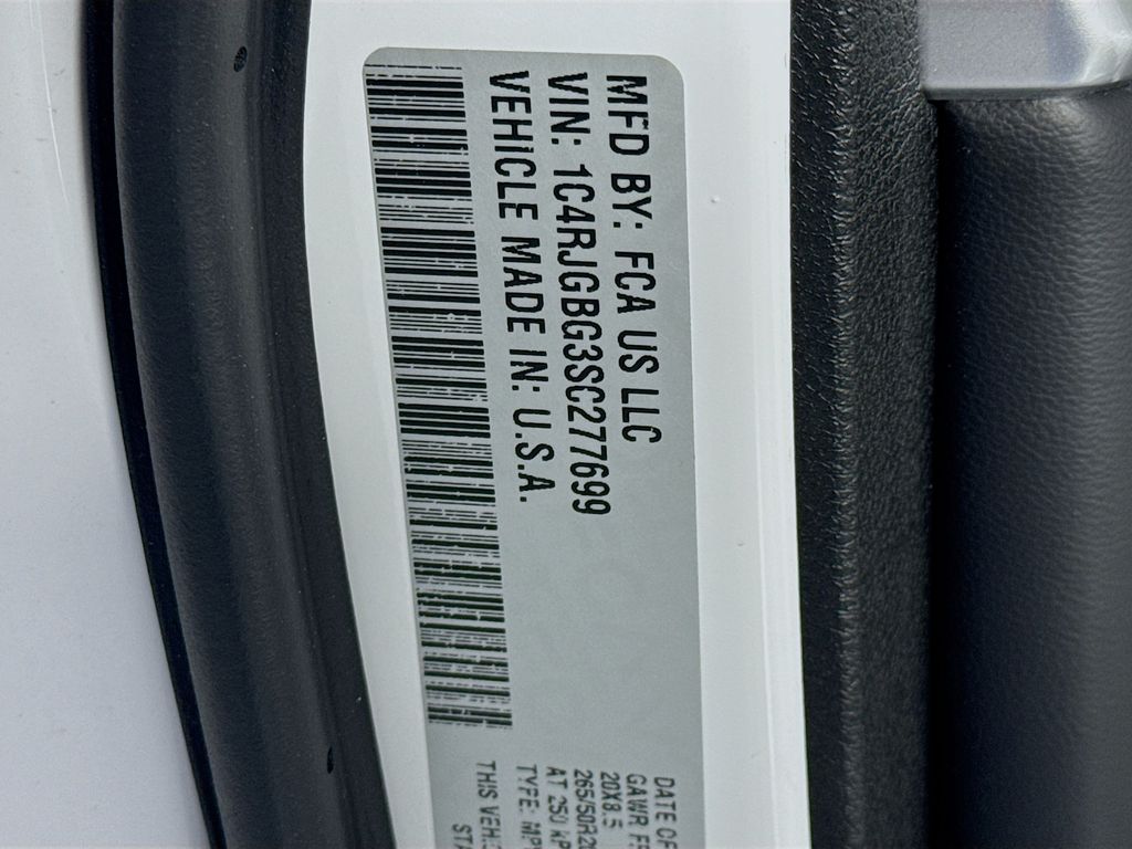 Used Car 2025 Jeep Grand Cherokee  Limited For Sale Under $40,000 In Austin, Texas