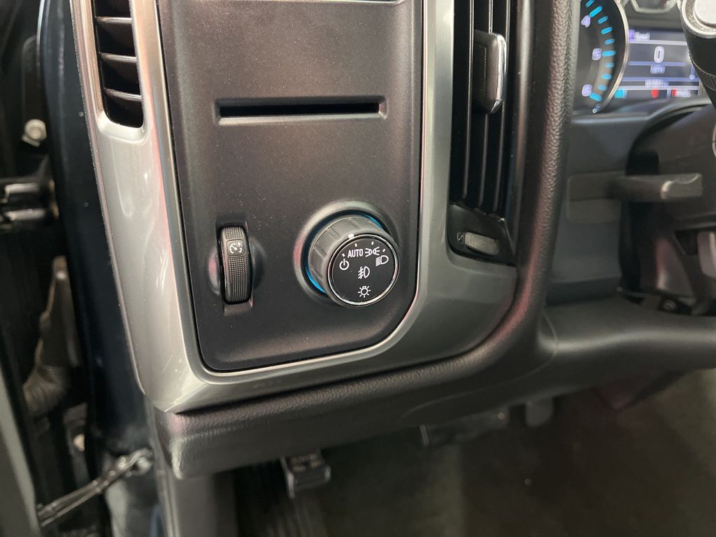 Thumbnail: 2017 Chevrolet Silverado 1500 - 29