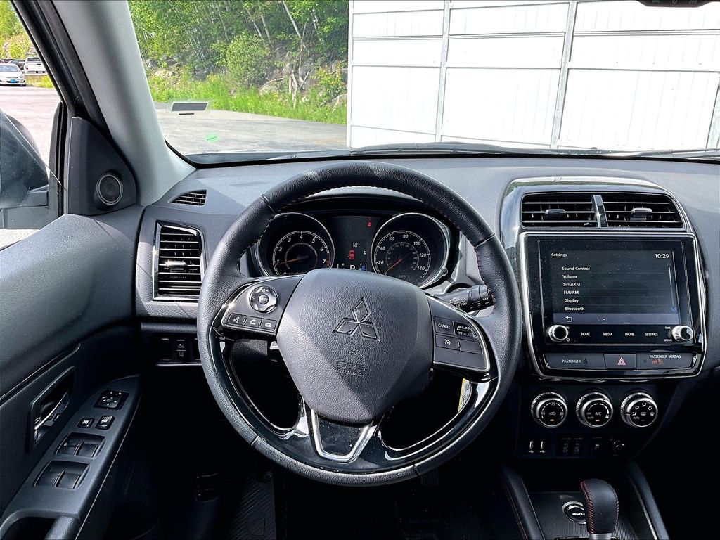 2025 Mitsubishi Outlander Sport — photo 17