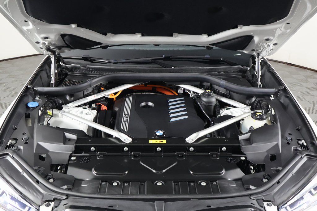 Thumbnail: 2023 BMW X5 - 15