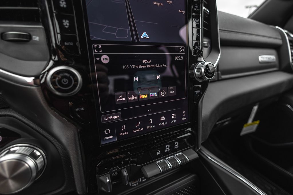 2026 Ram 1500 Laramie thumbnail 19