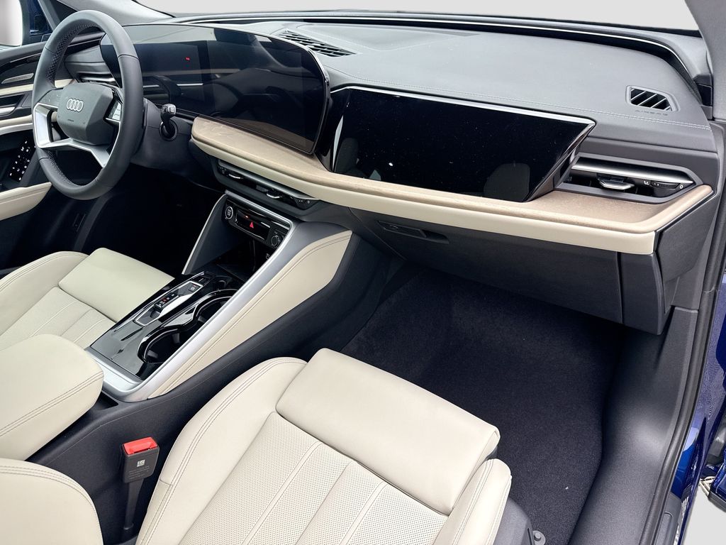 Thumbnail: 2025 Audi Q5 - 16