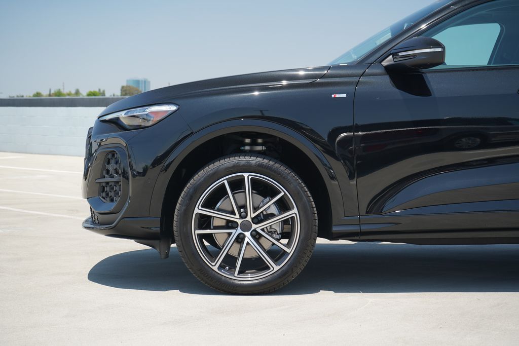 Thumbnail: 2026 Audi Q5 - 2