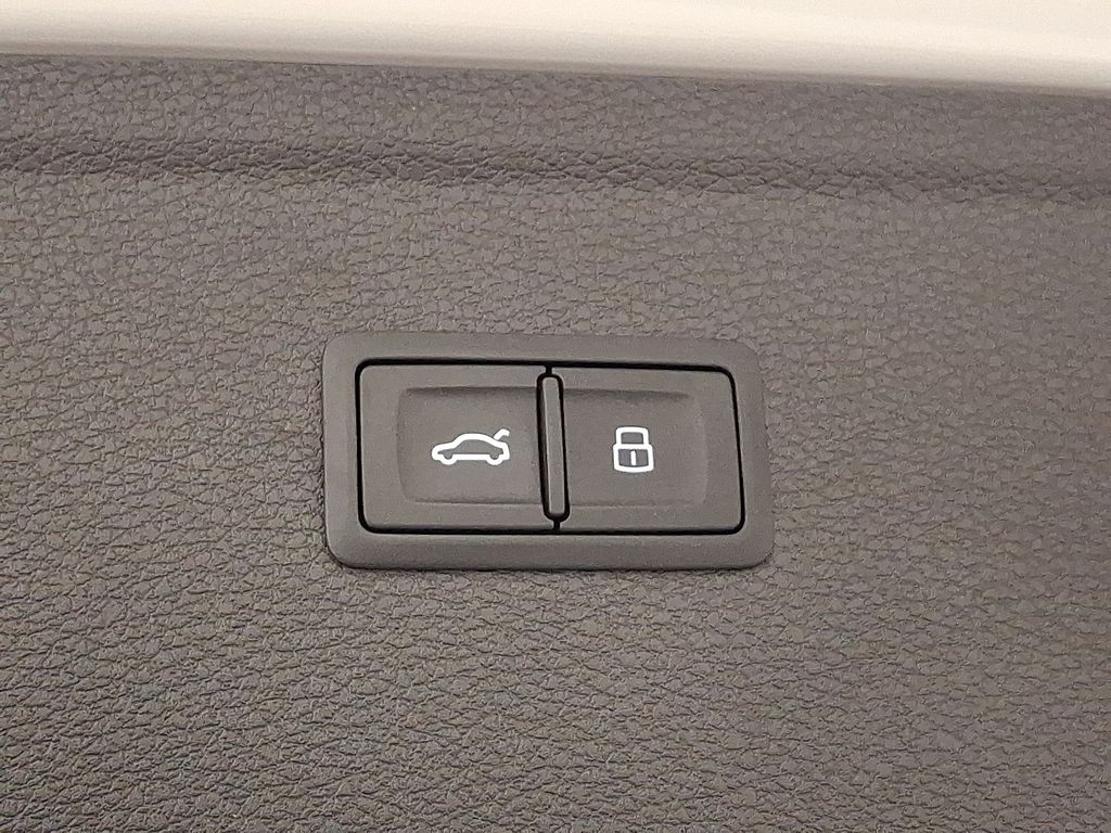 2020 Audi SQ5 Premium Plus 30
