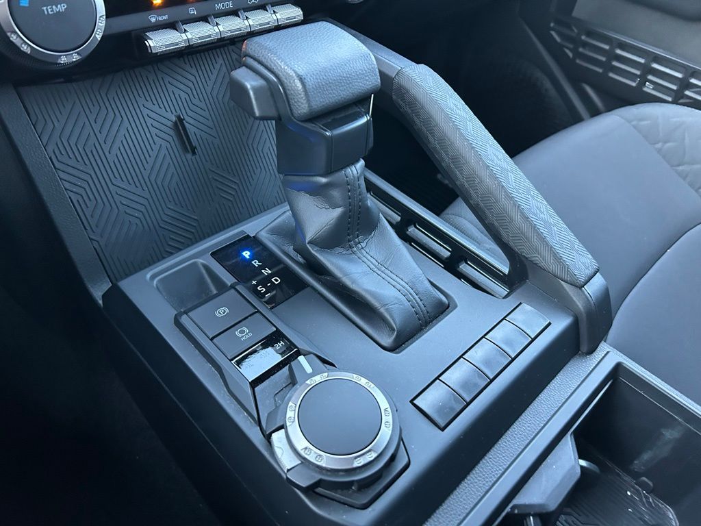 Thumbnail: 2024 Toyota Tacoma - 27