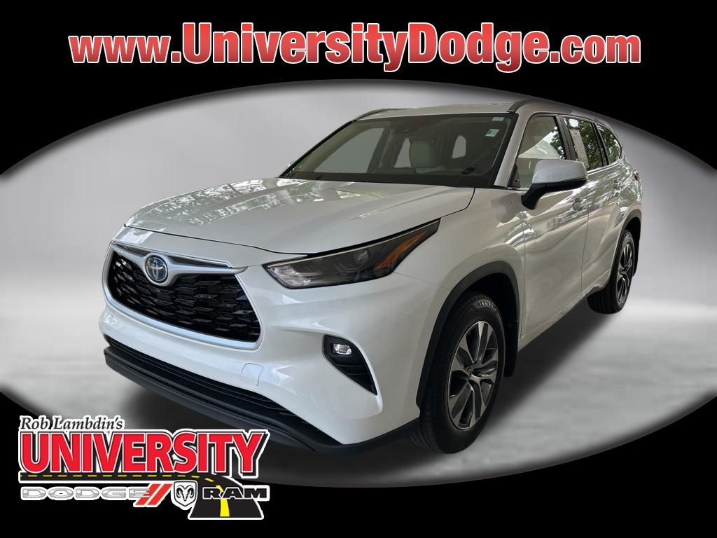 Pearl 2024 Toyota Highlander Hybrid XLE AWD SUV / Crossover All-Wheel Drive Continuously Variable Transmission