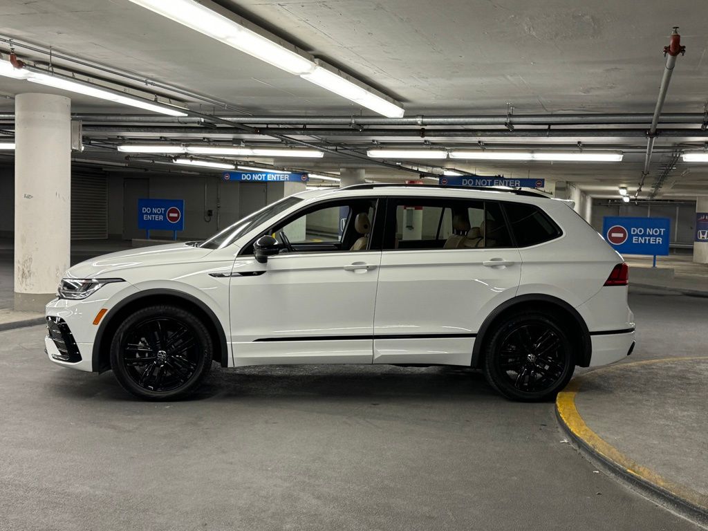 2022 Volkswagen Tiguan 2.0T SE R-Line Black 32