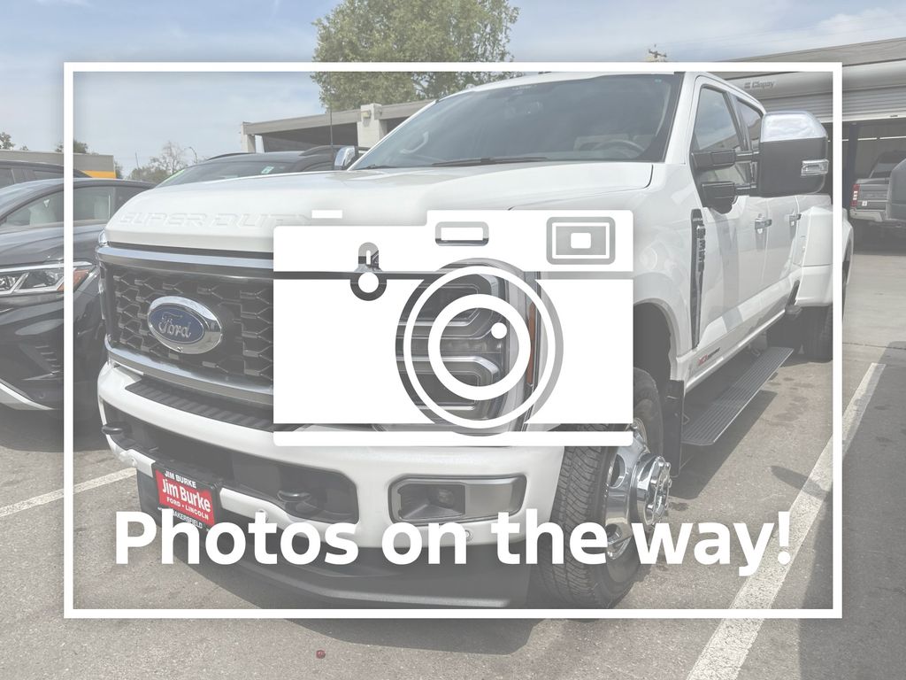 White Metallic 2026 Ford F-350 Super Duty Platinum Crew Cab LB DRW 4WD Pickup Truck Four-Wheel Drive Automatic