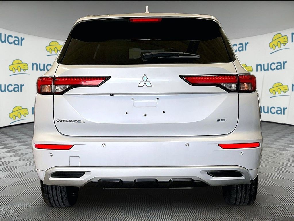 2022 Mitsubishi Outlander — photo 5