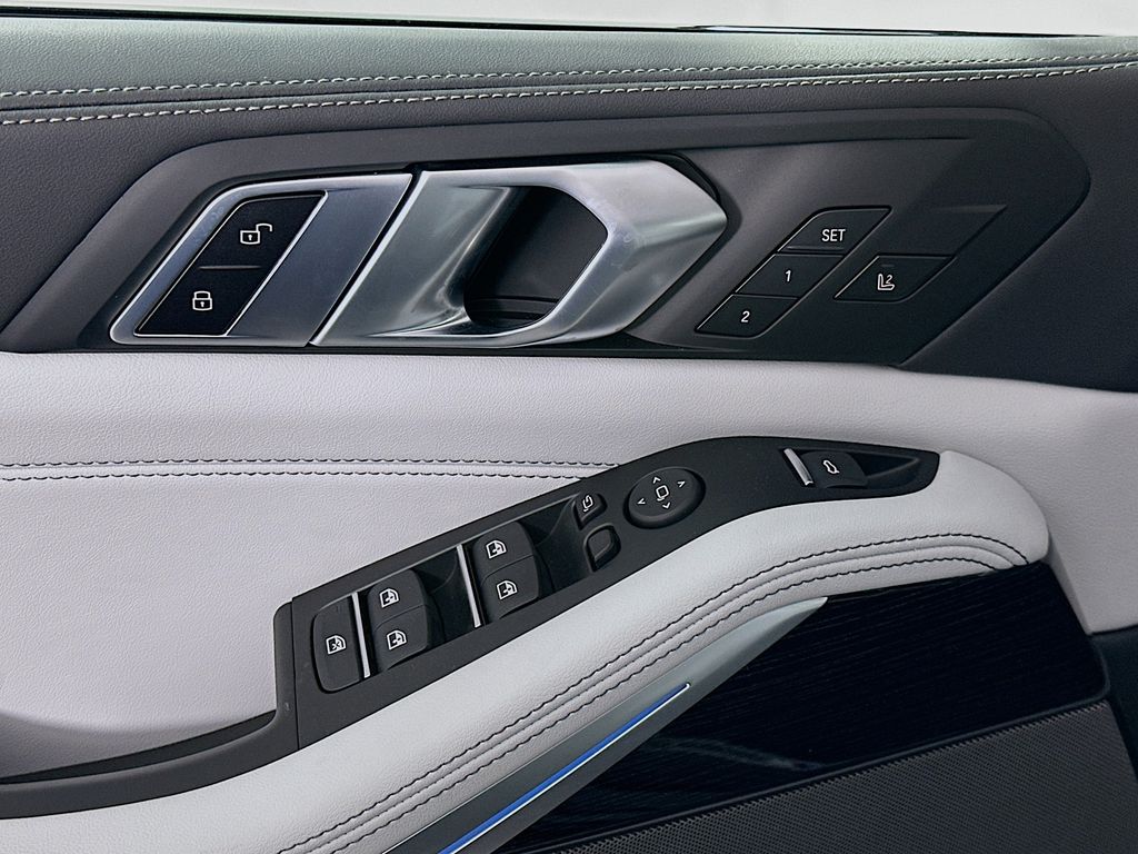 Thumbnail: 2026 BMW X5 - 20