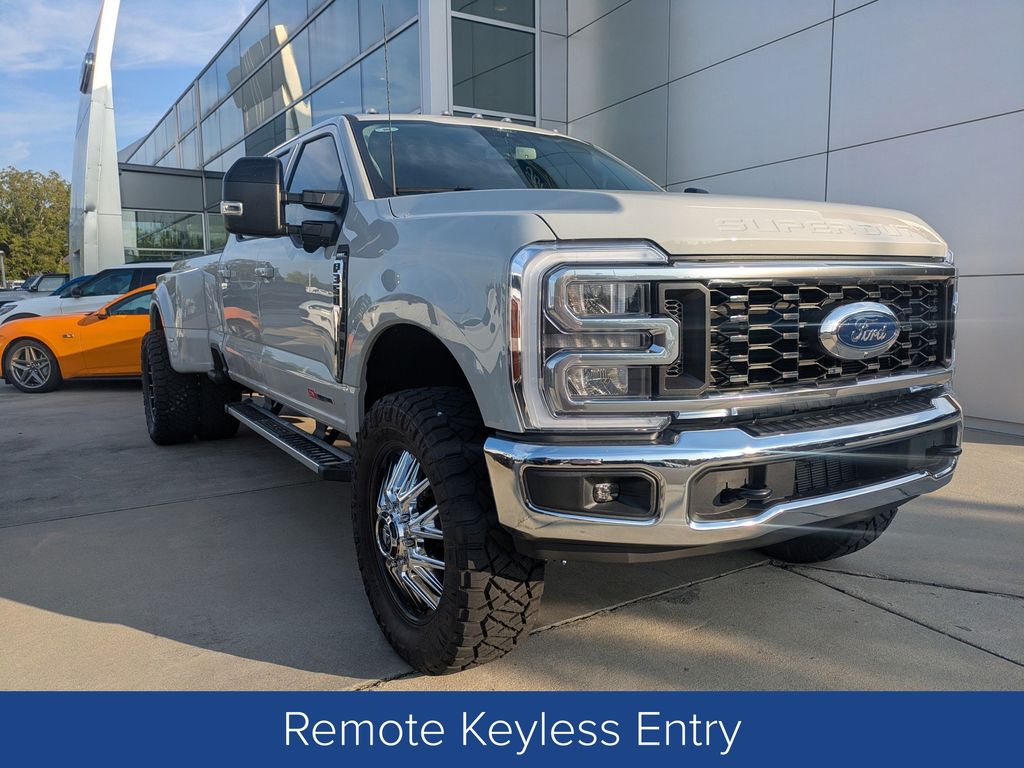 2026 Ford F-350 Super Duty LARIAT