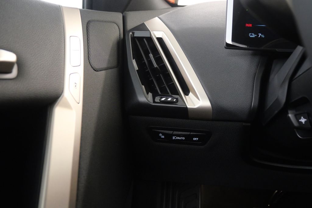 2025 BMW iX xDrive50 20