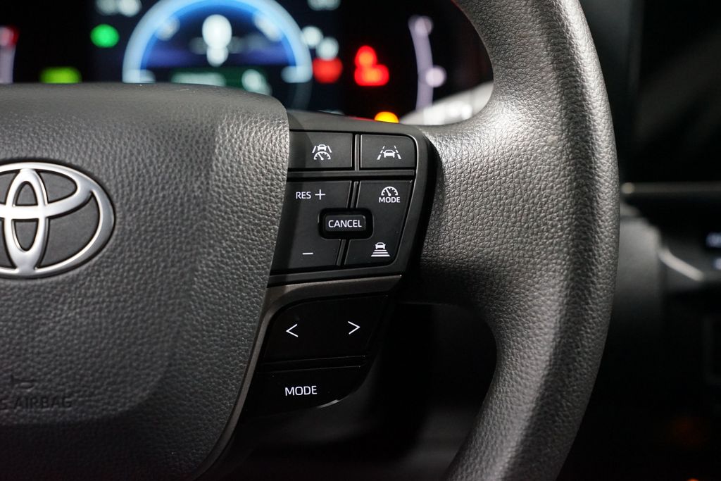 Thumbnail: 2025 Toyota Camry - 13