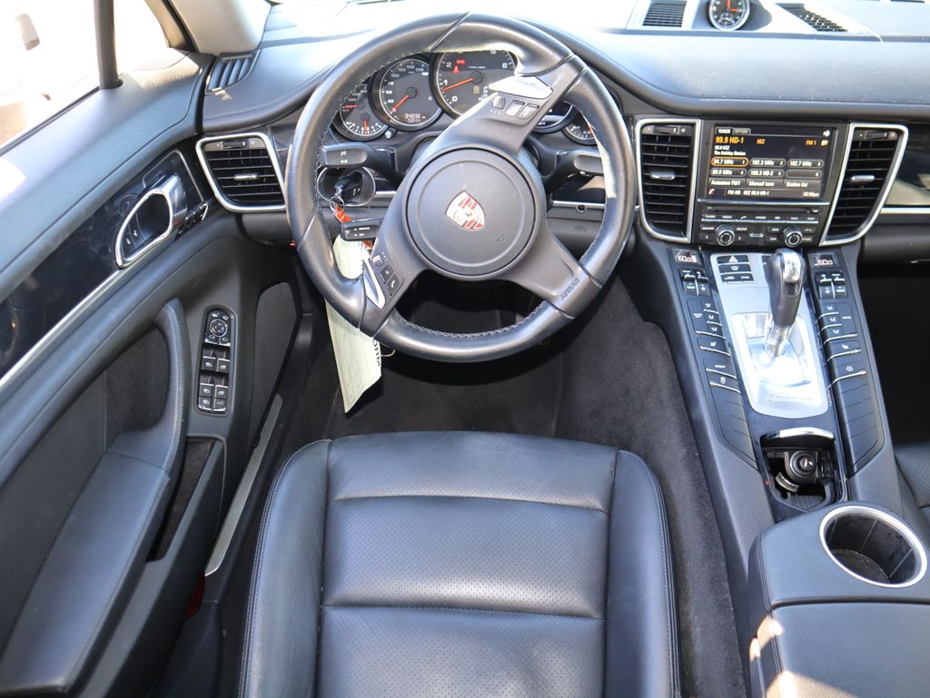 Thumbnail: 2015 Porsche Panamera - 6