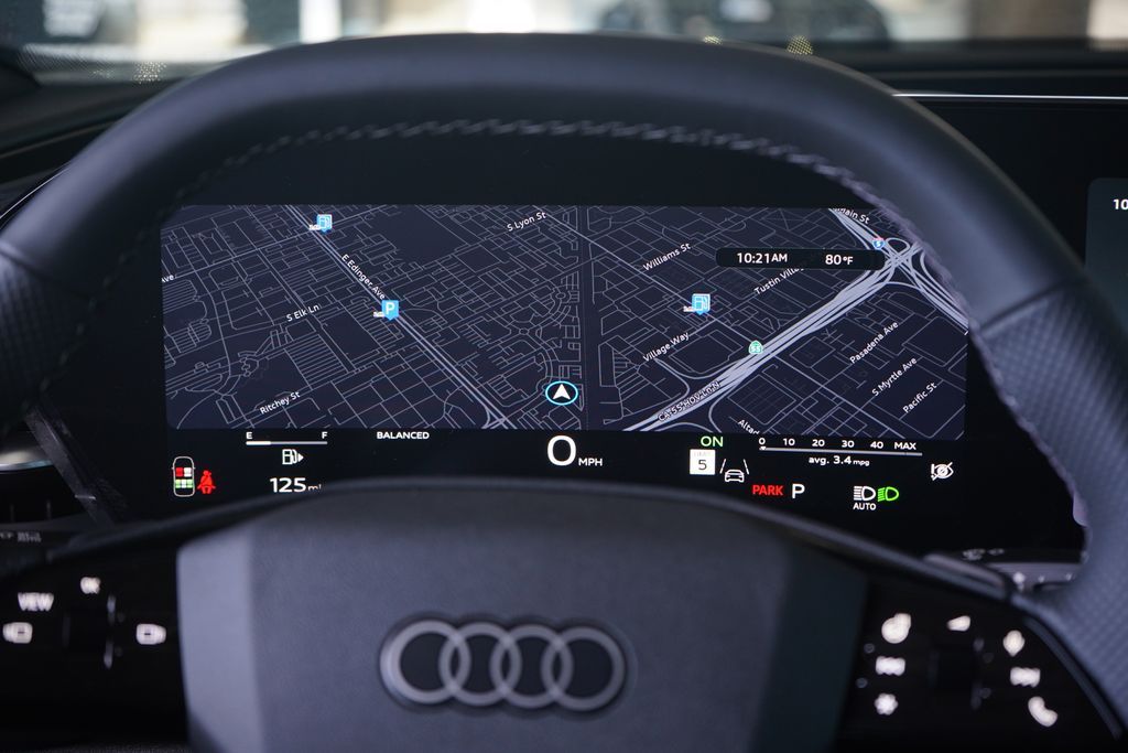 Thumbnail: 2026 Audi SQ5 - 11