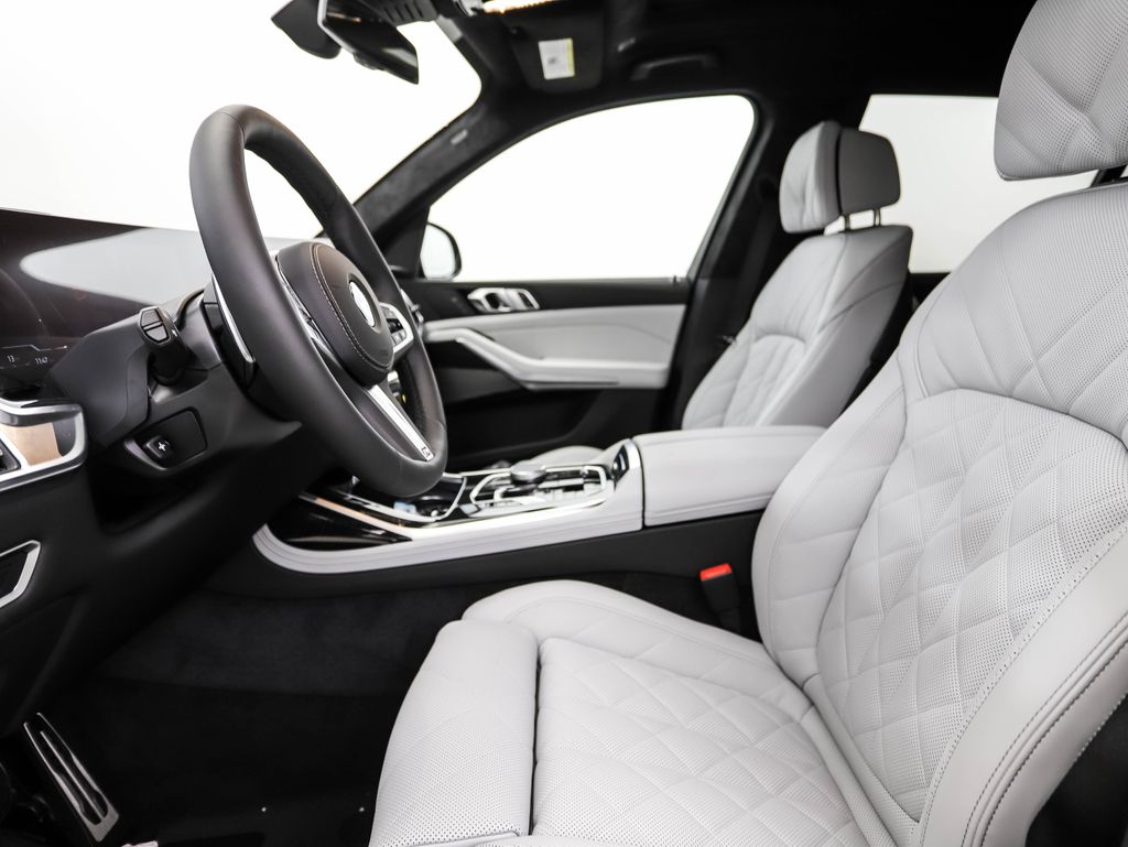Thumbnail: 2026 BMW X7 - 11