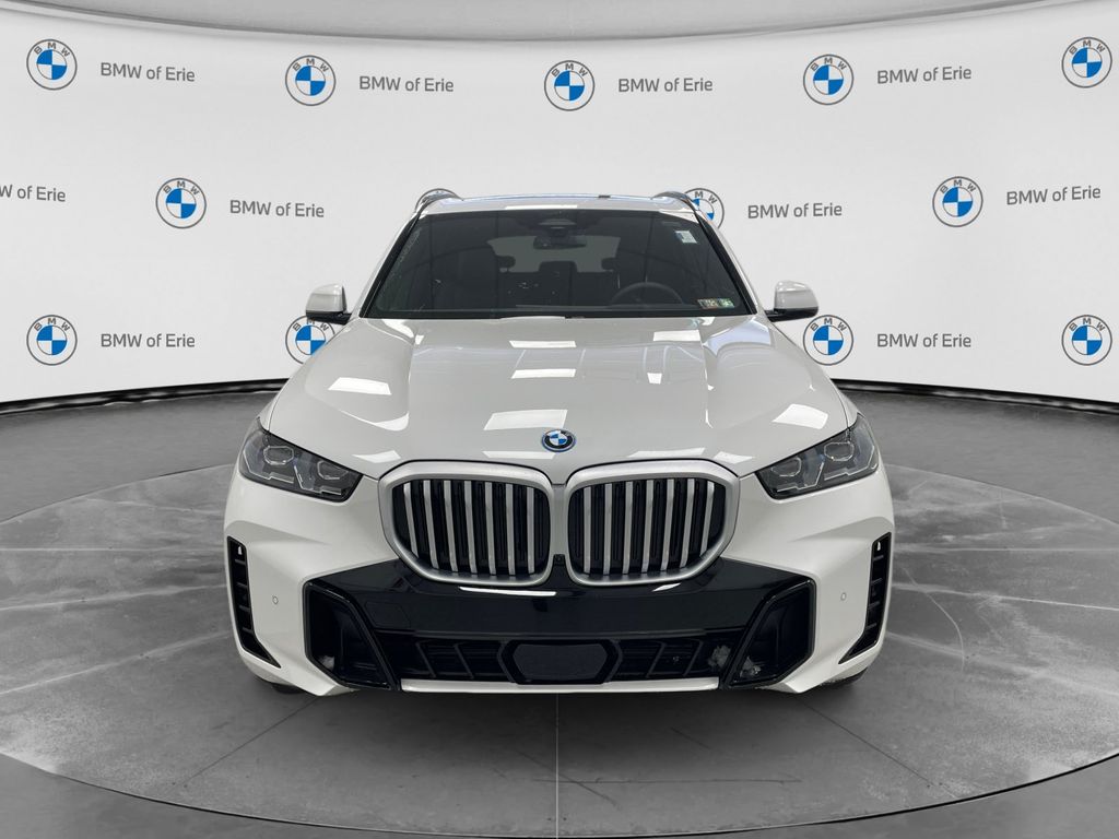 New 2026 Mineral White Metallic BMW xDrive50e image 5