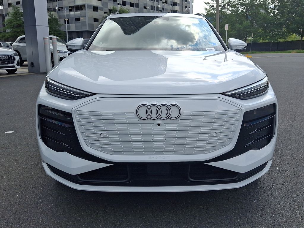 Thumbnail: 2025 Audi Q6 e-tron - 2