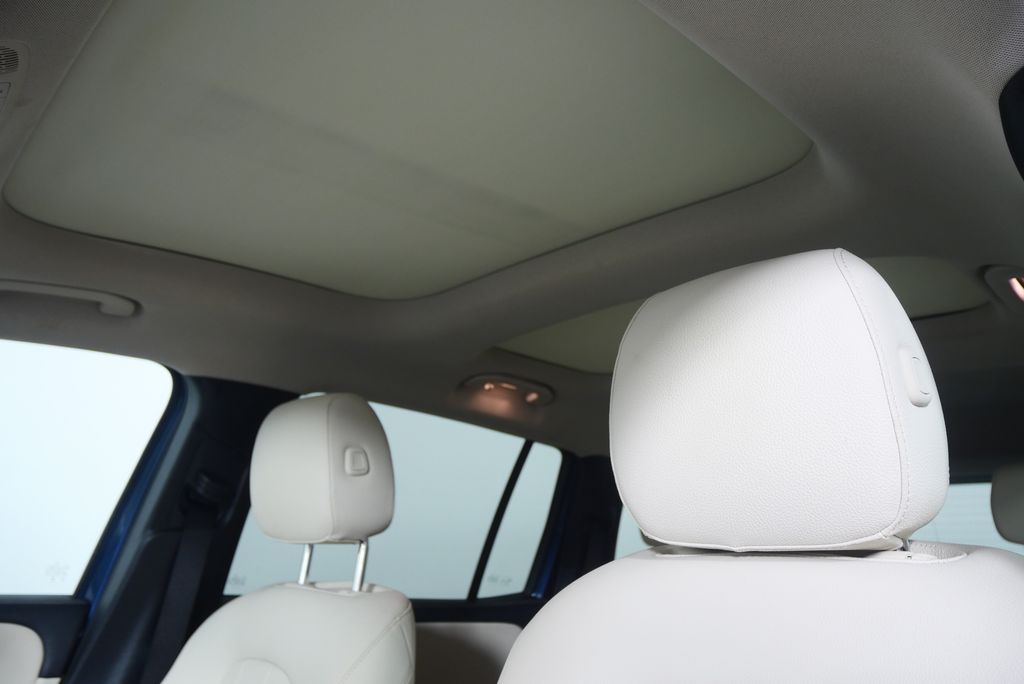 Thumbnail: 2023 Mercedes-Benz GLB - 12