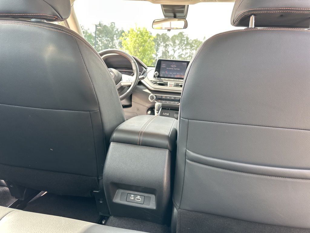 2022 Gun Metallic Nissan Altima 2.5 SR FWD Sedan