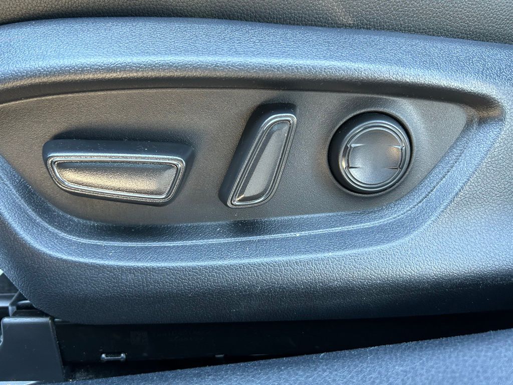 Thumbnail: 2025 Toyota Camry - 16