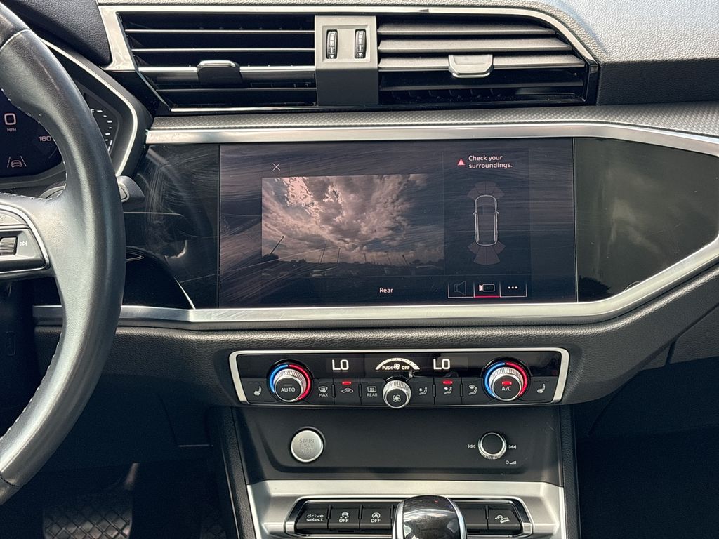Thumbnail: 2020 Audi Q3 - 14