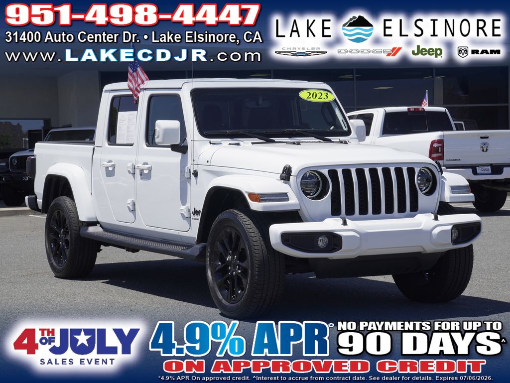 Bright White Clearcoat 2023 Jeep Gladiator Pickup Truck Four-Wheel Drive 8-Speed Automatic