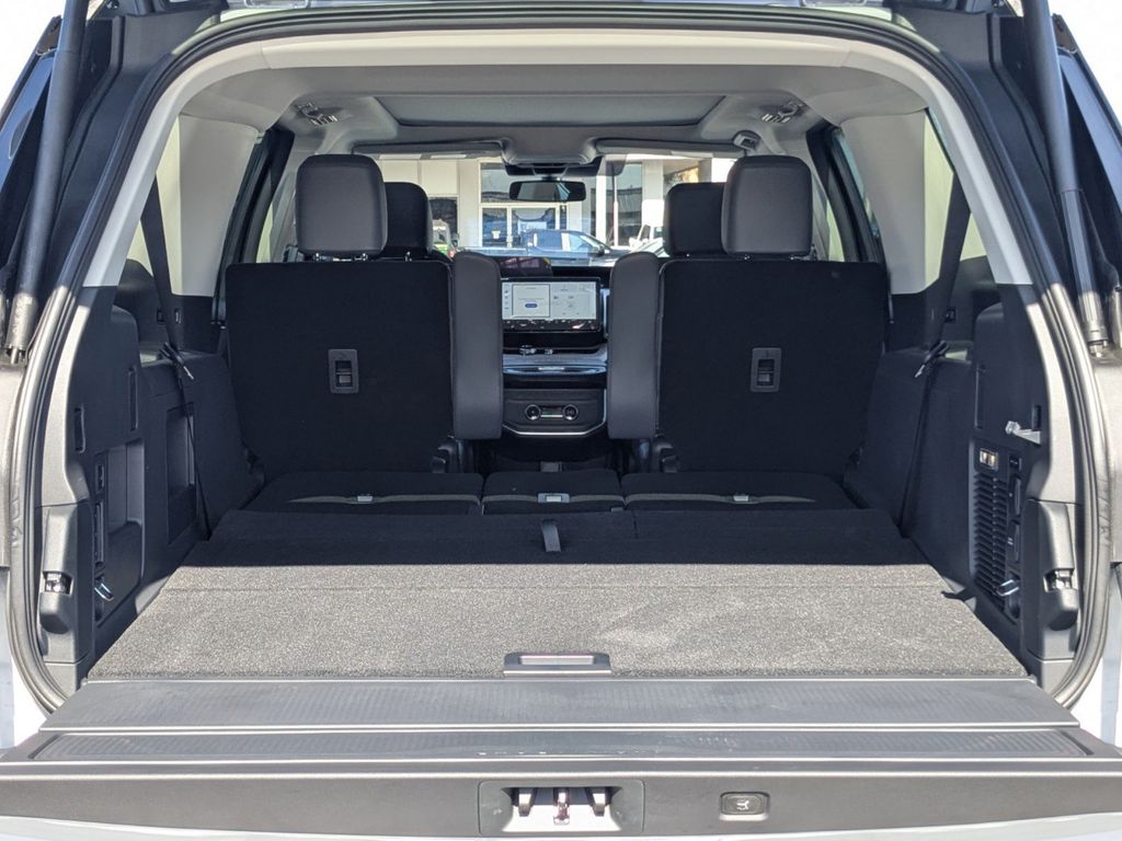 2025 Ford Expedition Active MAX