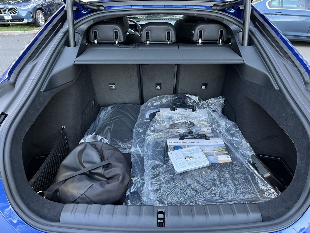 Thumbnail: 2025 BMW i4 - 24