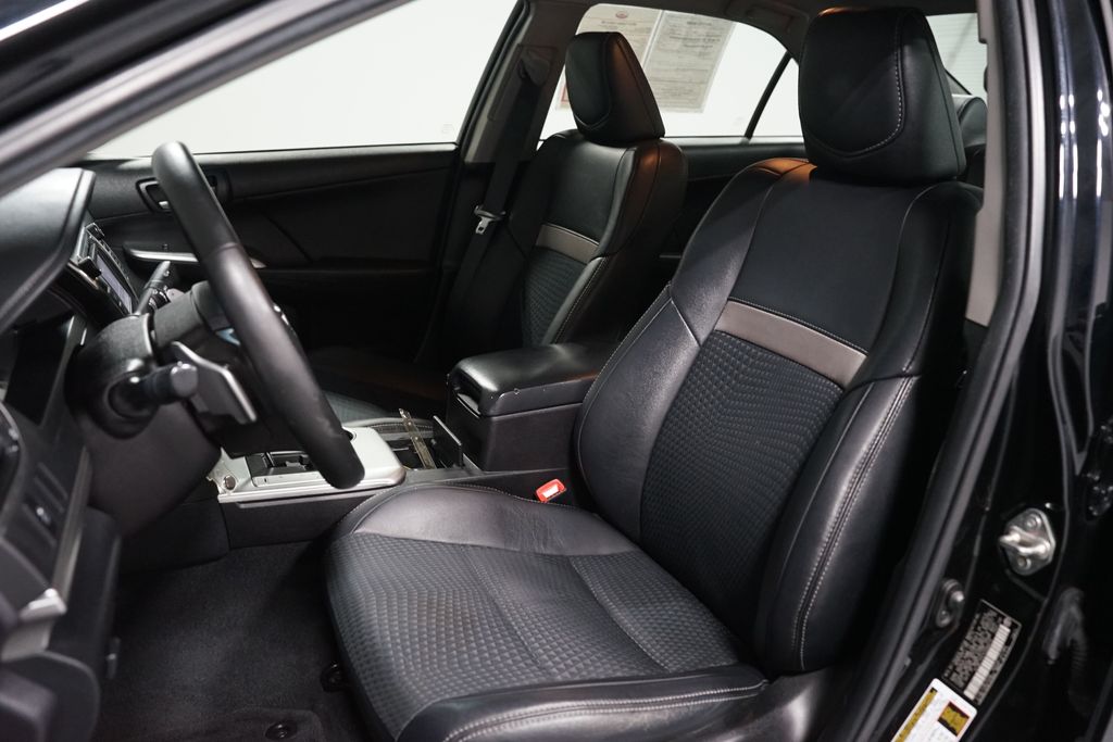 Thumbnail: 2014 Toyota Camry - 23