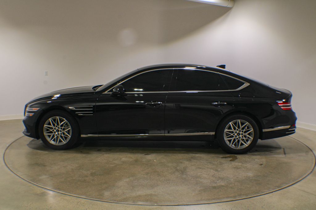 Used 2025 Black Genesis 2.5T image 3