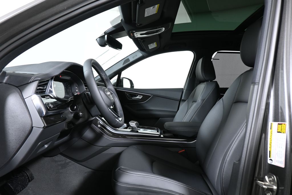 Thumbnail: 2026 Audi Q7 - 3