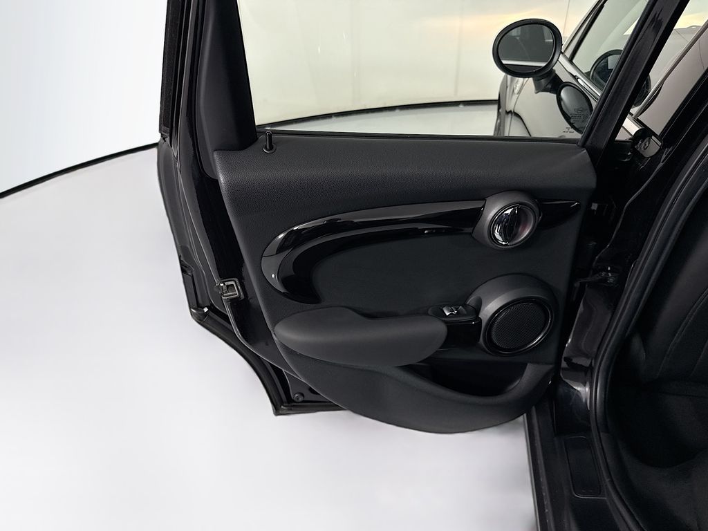 Thumbnail: 2019 MINI Cooper - 27