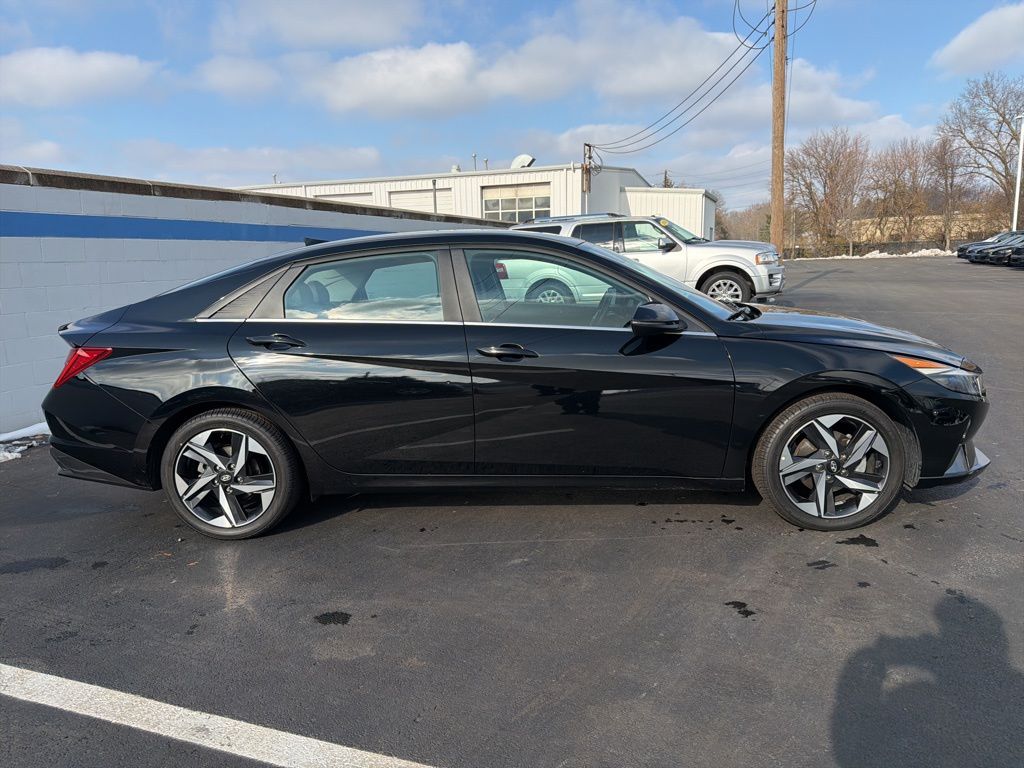 Thumbnail: 2023 Hyundai Elantra - 6