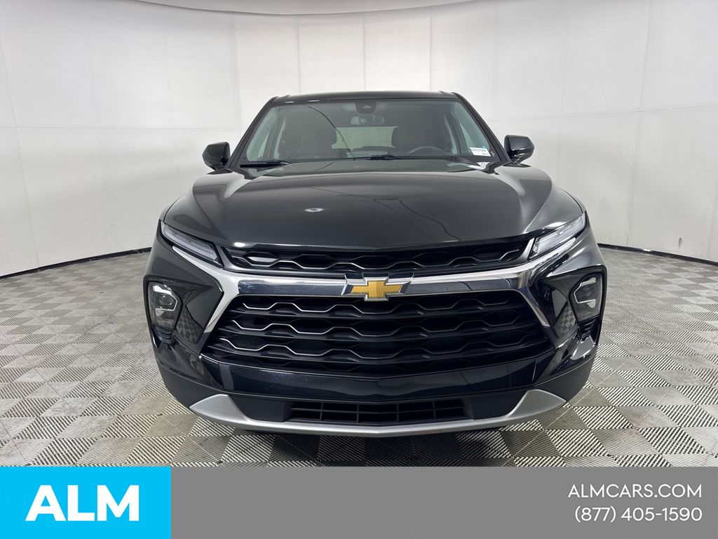 Used 2025 Black Chevrolet LT image 3