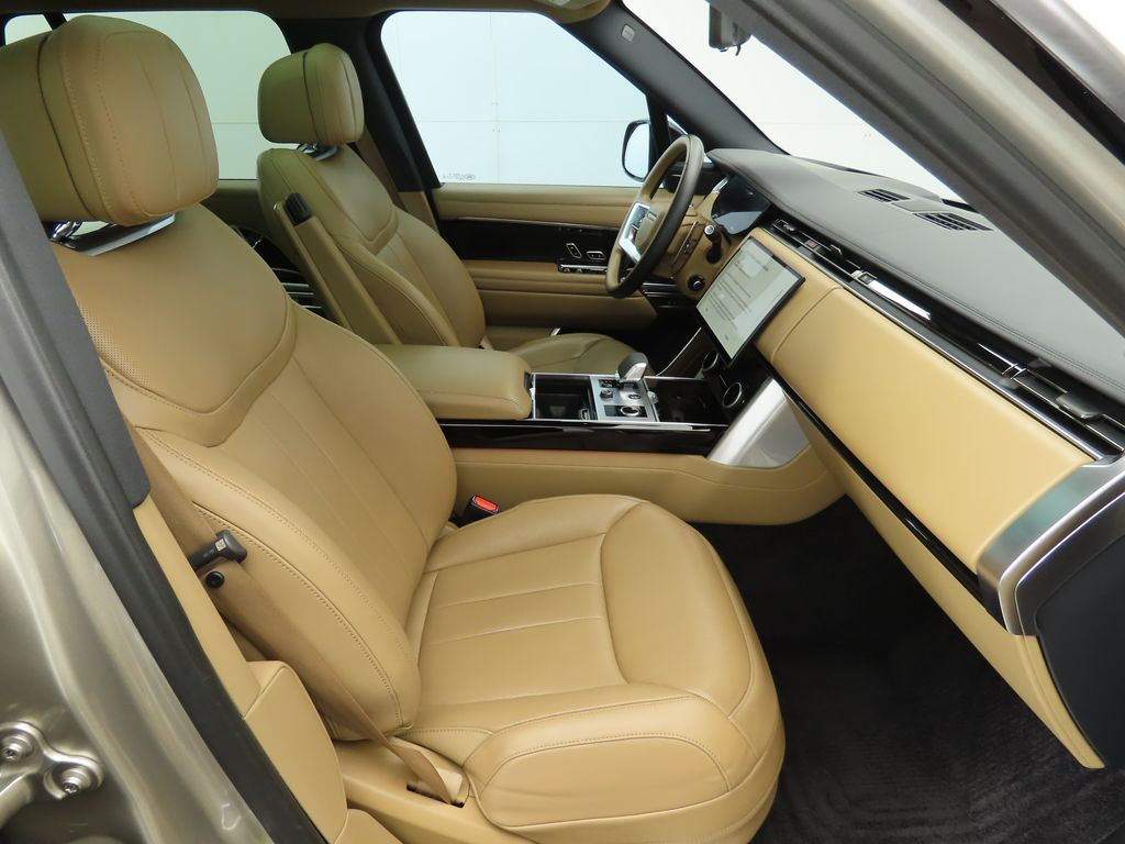 Thumbnail: 2023 Land Rover Range Rover - 20