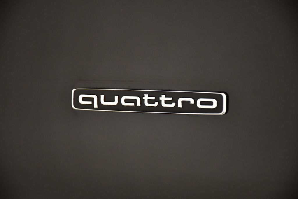 Thumbnail: 2025 Audi Q5 - 10