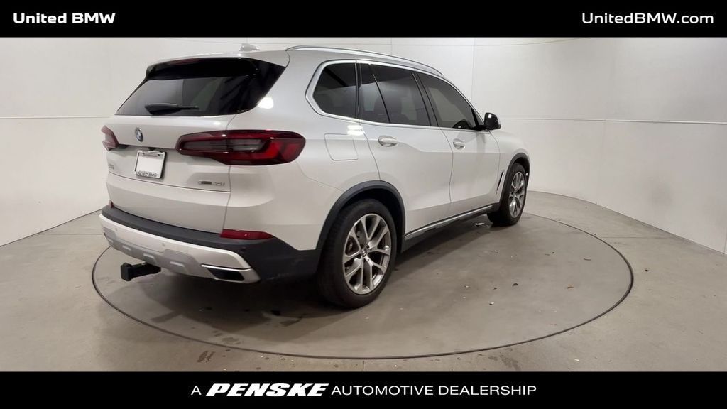 2021 BMW X5 sDrive40i 8