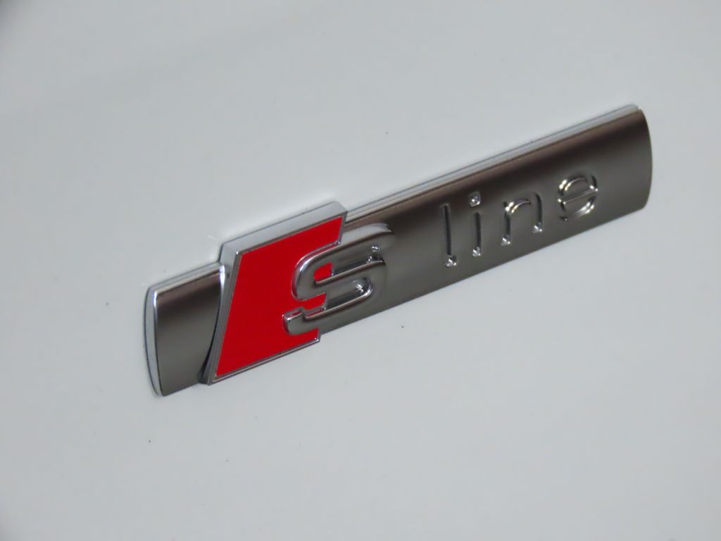 Thumbnail: 2025 Audi A8 - 11