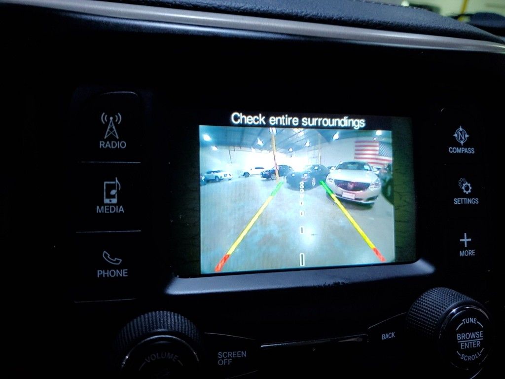 2016 Jeep Cherokee Sport 30