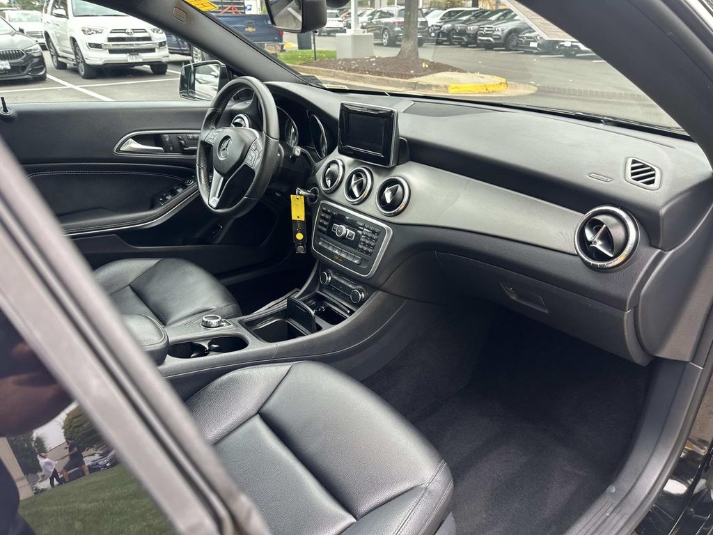 Thumbnail: 2014 Mercedes-Benz CLA - 21